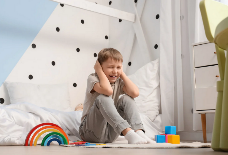 Spektrum autyzmu u&nbsp;dzieci: objawy, diagnoza i&nbsp;możliwości terapii.